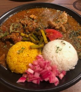 【京都校】夏バテ防止に！日や週によってテイストが変わるカレー屋さんへ-00